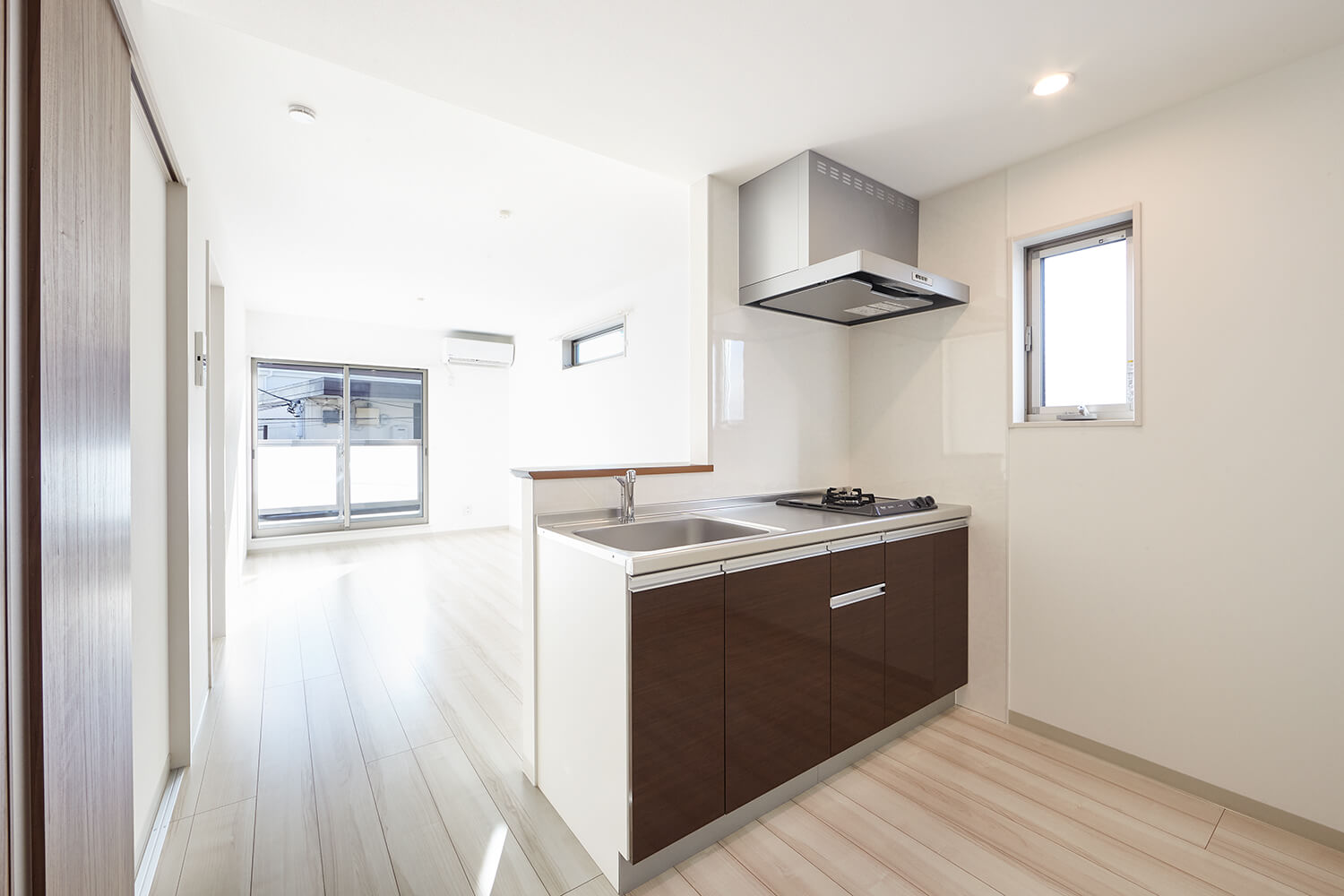 街の景観をリードし、安心と収益性を高めた賃貸住宅