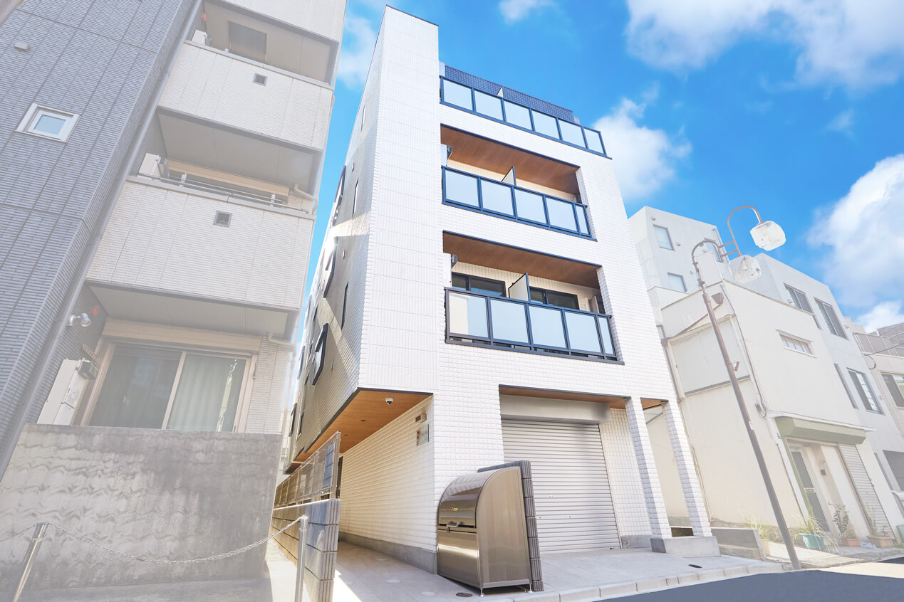 敷地を目一杯活用した4階建て賃貸物件