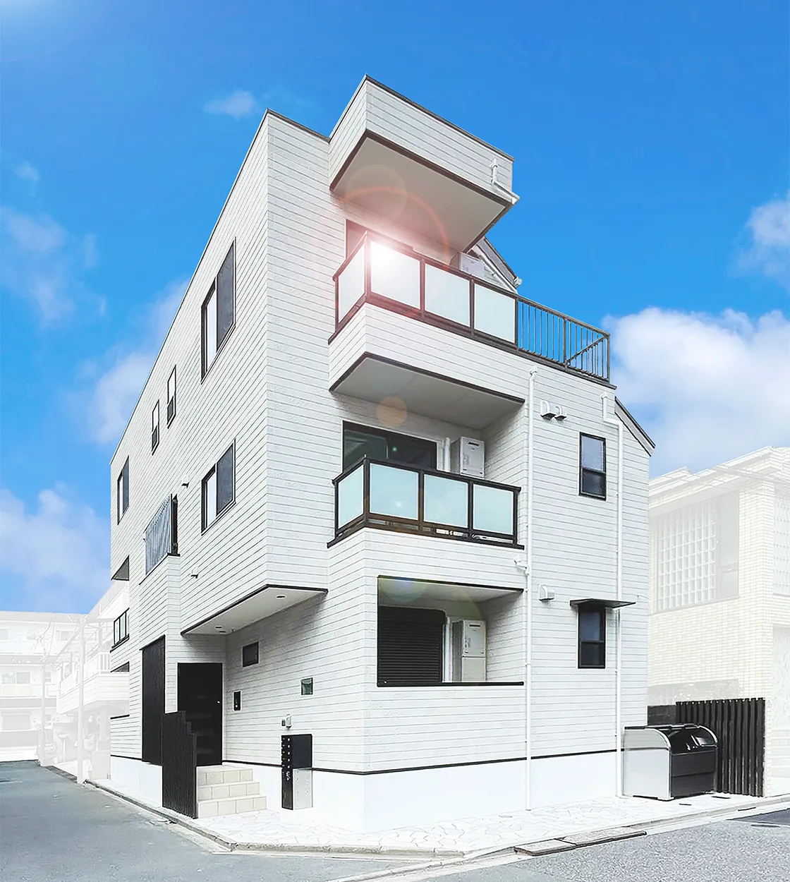 コンパクトながら明るさと高級感が漂う集合住宅